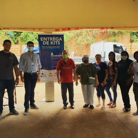 Equipe Entrega de Kits